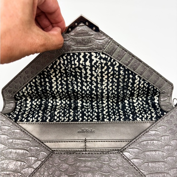 Stella & Dot City Slim Pewter Vegan Leather Clutch, EUC, MSRP $79 - Picture 9 of 11